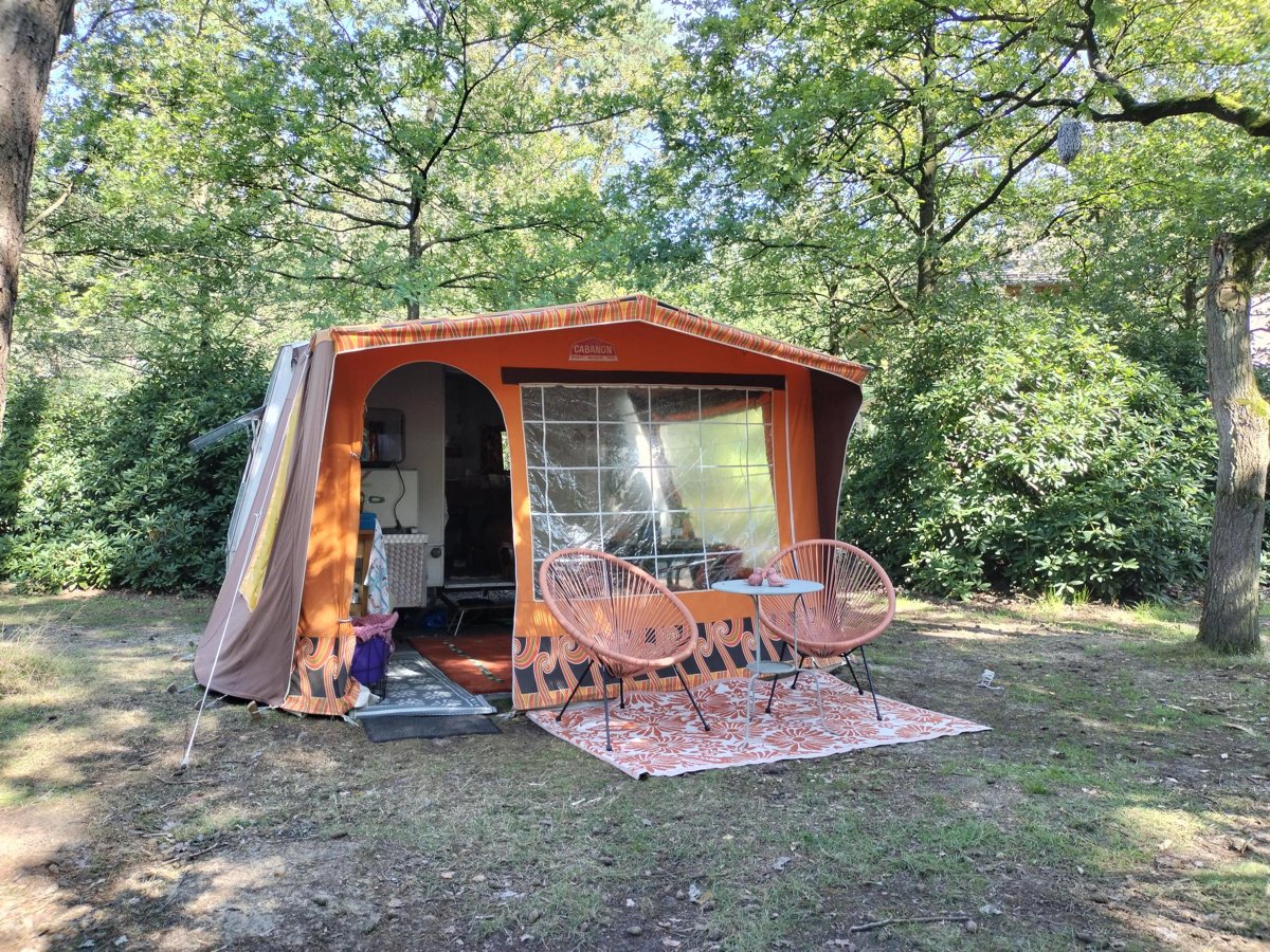 Retro-Wohnwagen "Koosje" - Naturcampingplatz Het Meuleman