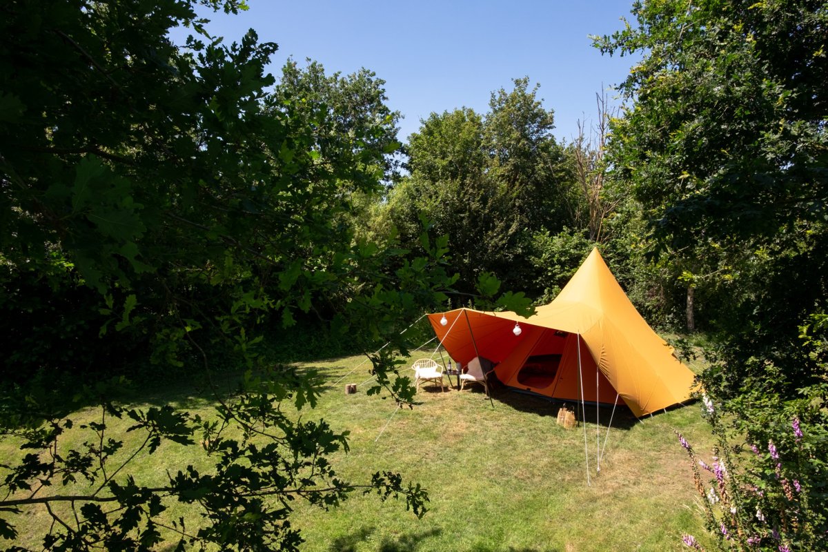 Tentipi compleet ingericht - Landgoedcamping Het Meuleman